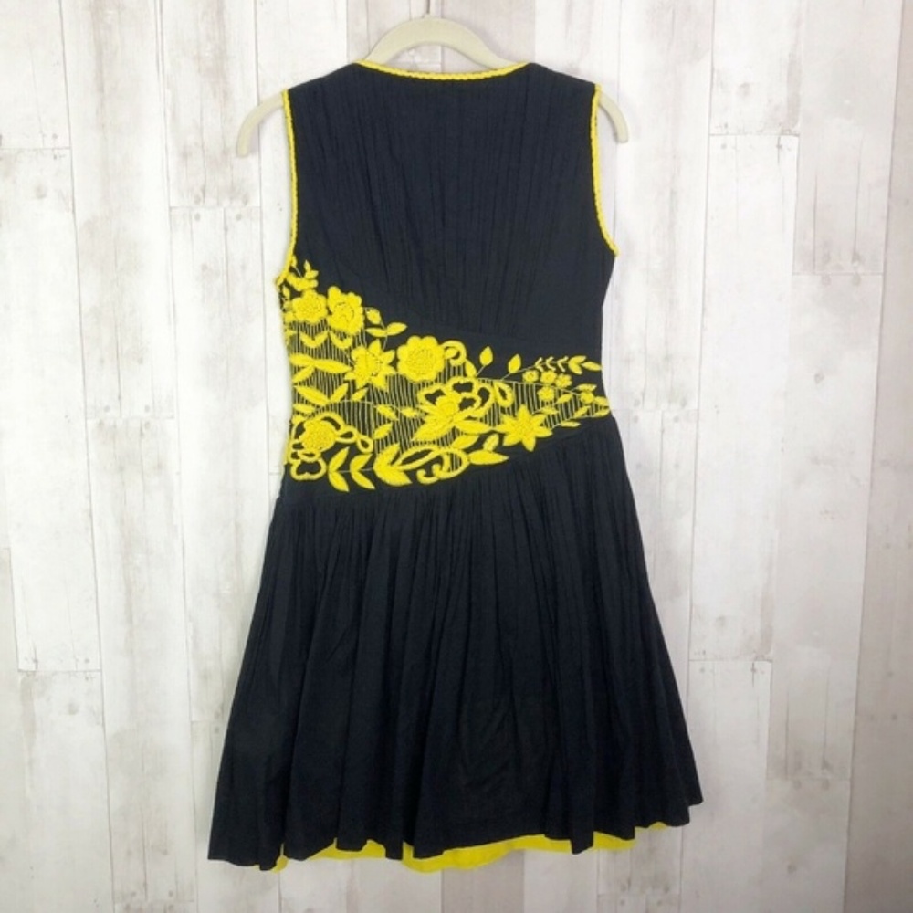 ❌SOLD❌ [Anthropologie] Floral Embroidered Dress - Picture 2 of 8